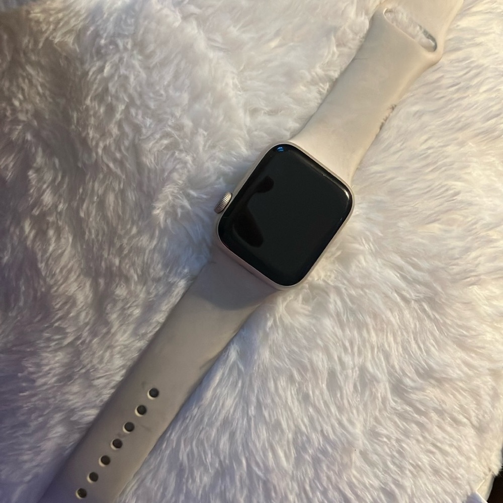 Apple Silver Smartwatch Sleek Design